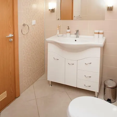 Luxury Studio Free Parking Space Apartment